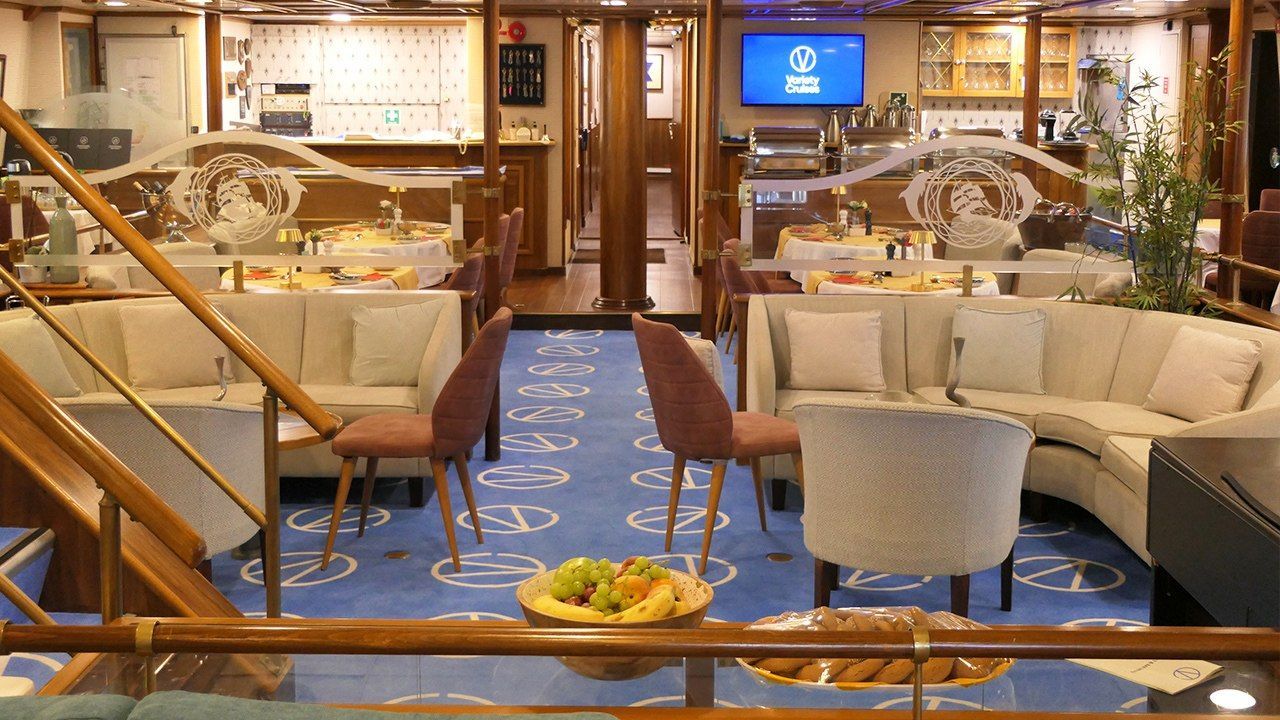 panorama-lounge-1-556c3a79b3 Elegant panorama lounge aboard a Variety Cruises vessel