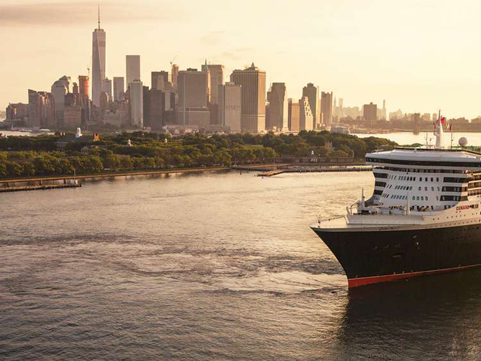 noordam-ship-c037 Cunard Queen Mary 2 in New York Harbor with Manhattan skyline