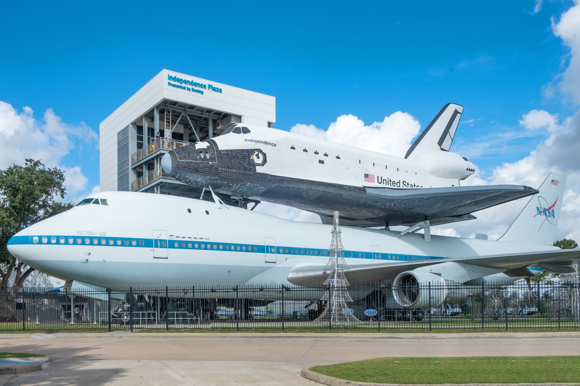 Space Shuttle Independence at NASA Johnson Space Center A decommissioned Space Shuttle orbiter named Independence is mounted atop a modified Boeing 747